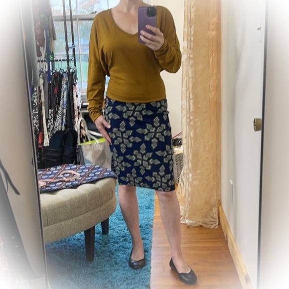 💕Super Cute NWT Lularoe Cassie Pencil Skirt💕 - Picture 4 of 7